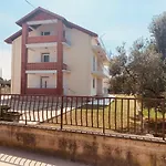 Comfort & Style 1st Floor Apartment Bibinje
