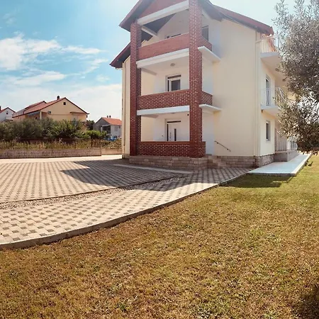 Comfort & Style 1st Floor Appartement
